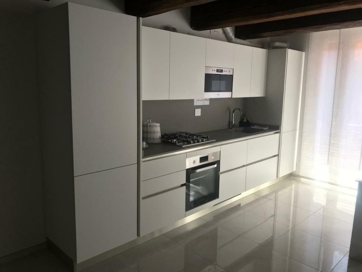 Moderno Affaccio Su Via Mazzini Apartment Ferrara Ngoại thất bức ảnh