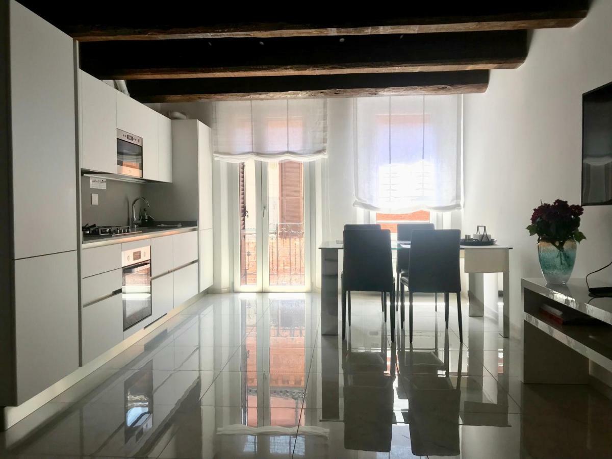 Moderno Affaccio Su Via Mazzini Apartment Ferrara Ngoại thất bức ảnh