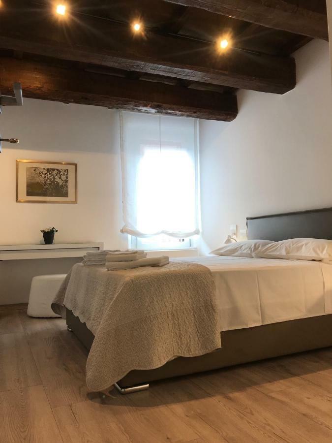 Moderno Affaccio Su Via Mazzini Apartment Ferrara Ngoại thất bức ảnh