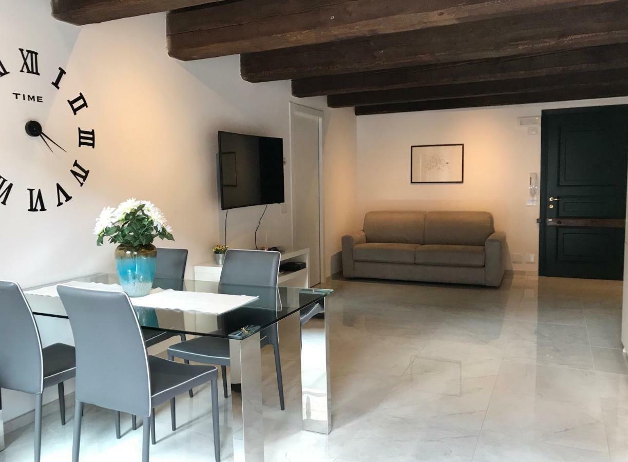 Moderno Affaccio Su Via Mazzini Apartment Ferrara Ngoại thất bức ảnh